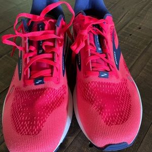 Brooks Women’s Launch 10.5 Neutral running show